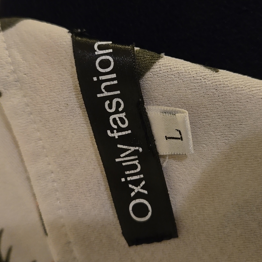 Dress - Picture 5 of 5